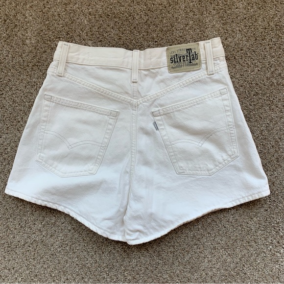 NEW! Levis Silver Tab High Waist Mom Shorts - Picture 2 of 4
